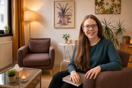 Dr. Melanie Zandler im Therapieraum des ZIPP